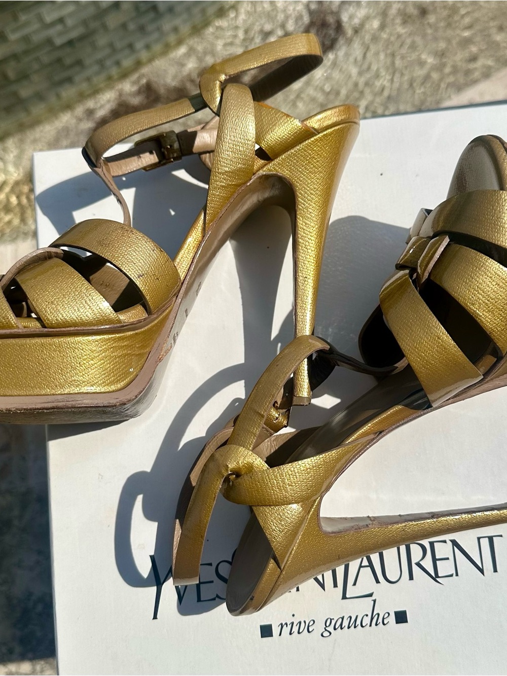 YSL Tribute 105 Sandals – Size 37.5 – Gold Patent Yak Embossed Leather - Picture 8 of 10